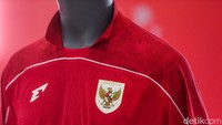 Untuk satu jersey para fans harus merogoh kocek Rp 1.299.000 yang tengah didiskon menjadi Rp 1.087.150. 
