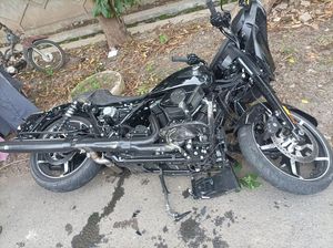 Jatim Sepekan: Renville Antonio Meninggal-Bitner Cabut Gugatan Jatim Sepekan: Renville Antonio Meninggal-Bitner Cabut Gugatan