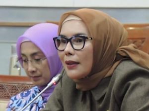 Anggota Komisi I DPR Komentari #KaburAjaDulu: Hak Anak Muda Cari Peluang Anggota Komisi I DPR Komentari #KaburAjaDulu: Hak Anak Muda Cari Peluang