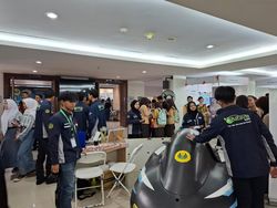 Antusias Siswa Hadiri Pameran Pendidikan UNJ Antusias Siswa Hadiri Pameran Pendidikan UNJ