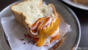 Begini Rasa Roti Kukus dan Roti Butter Rp 3.000 Punya Coki Pardede