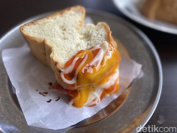 Begini Rasa Roti Kukus dan Roti Butter Rp 3.000 Punya Coki Pardede