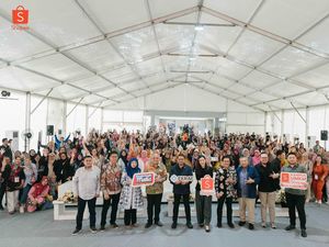 Shopee-Kemenparekraf Latih Ribuan IRT Jadi Konten Kreator-Wirausaha Online Shopee-Kemenparekraf Latih Ribuan IRT Jadi Konten Kreator-Wirausaha Online