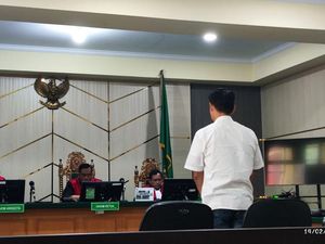 Leo Darwin Terdakwa Korupsi Bank Jambi Rp 310 Miliar Divonis 16 Tahun Bui Leo Darwin Terdakwa Korupsi Bank Jambi Rp 310 Miliar Divonis 16 Tahun Bui