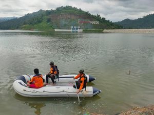 Bocah 6 Tahun di Sumbawa Barat Hilang Tertimbun Longsor Saat Mancing Bocah 6 Tahun di Sumbawa Barat Hilang Tertimbun Longsor Saat Mancing