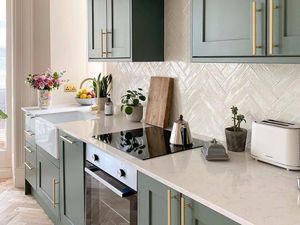 Hindari Pakai 3 Warna Cat Ini, Bisa Bikin Dapur Tampak Semakin Kecil Hindari Pakai 3 Warna Cat Ini, Bisa Bikin Dapur Tampak Semakin Kecil