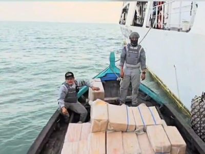 Bakamla Tangkap Kapal Kayu Bermuatan Rokok Ilegal 200 Ball