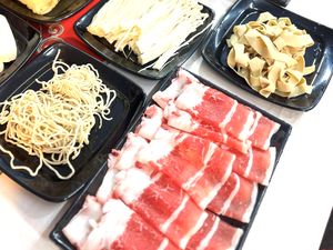 Kelapa Gading Bikin Kalap! Puas Kulineran Legendaris hingga Kekinian di Sini