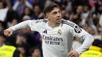 5. Federico Valverde - 26 tahun. Digaji 17 juta euro per tahun, dalam kontrak sampai 2029. Foto: AP/Pablo Garcia