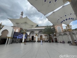 Video: Masjid di Blitar Ini Punya Vibes Seperti di Nabawi