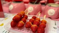 Seru! Di Festival Ini Ada Jajanan Serba Strawberry dari Korea Selatan