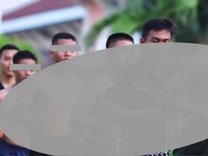 DPRD Pamekasan Kaget Halaman Gedung Jadi Ajang Olahraga Pemuda Telanjang Dada DPRD Pamekasan Kaget Halaman Gedung Jadi Ajang Olahraga Pemuda Telanjang Dada