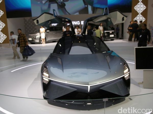 Wuling Pamerkan Mobil Konsep Light of ASEAN di IIMS 2025