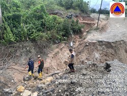 228 Siswa-Guru MTsN 1 Muara Enim Terdampak Jalan Amblas