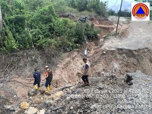 228 Siswa-Guru MTsN 1 Muara Enim Terdampak Jalan Amblas 228 Siswa-Guru MTsN 1 Muara Enim Terdampak Jalan Amblas