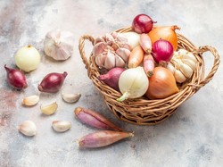 Harga Sembako Jogja Hari Ini 16 Februari 2025: Bawang Merah dan Putih Naik!