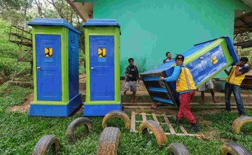 Sanitasi Darurat: Toilet Portabel Jadi Penyelamat Korban Kebakaran Kendari Sanitasi Darurat: Toilet Portabel Jadi Penyelamat Korban Kebakaran Kendari