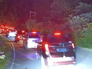 Jalan Poros Maros-Bone di Tompo Ladang Macet Imbas Truk Mogok