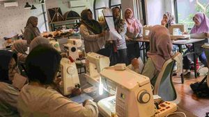 Pelatihan Bikin Kerajinan untuk Dorong Minat Berwirausaha