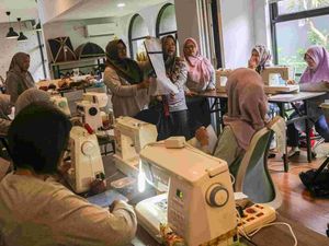Pelatihan Bikin Kerajinan untuk Dorong Minat Berwirausaha