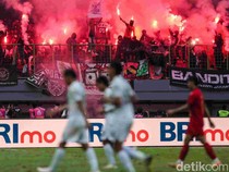 Persija Kena Denda dan Hukuman 4 Pertandingan Kandang Tanpa Penonton