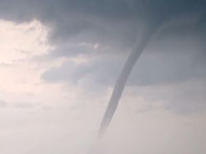 Viral Puting Beliung di Perairan Jembrana, BMKG: Dampak Siklon Tropis Zelia Viral Puting Beliung di Perairan Jembrana, BMKG: Dampak Siklon Tropis Zelia