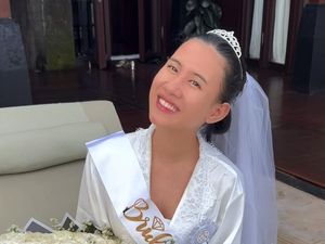 7 Foto Bridal Shower Shenina Cinnamon yang Baru Terungkap, Simpel & Elegan 7 Foto Bridal Shower Shenina Cinnamon yang Baru Terungkap, Simpel & Elegan