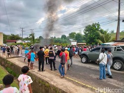 Jalan di Sorong Diblokade Imbas Oknum TNI Diduga Aniaya Warga hingga Tewas