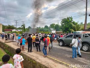 Bentrokan Maut Oknum TNI Vs Warga di Sorong gegara Pacar Tentara Kena Pukul Bentrokan Maut Oknum TNI Vs Warga di Sorong gegara Pacar Tentara Kena Pukul
