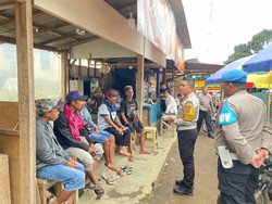 Polisi Probolinggo Sosialisasi Keselamatan Lalin ke Pelaku Jasa Wisata Bromo