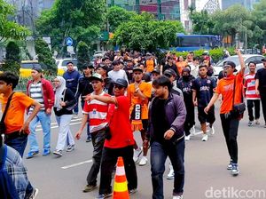 Jakmania Padati Stadion Patriot Jelang Persija Vs Persib