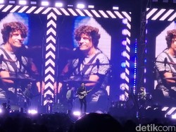 Penonton Puas dengan Satellites World Tour, The Script: Thank You Surabaya