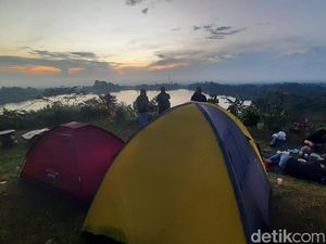 Kemping Syahdu di Pati Berlatar Danau Kemping Syahdu di Pati Berlatar Danau