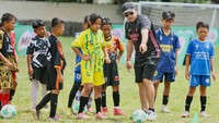 Kompetisi Milo National Championship 2025 terbagi dalam dua kategori usia, yaitu U-10 dan U-12 yang diikuti lebih dari 10.000 peserta yang berasal dari 19 kota untuk mendorong gaya hidup sehat aktif dan mencari bibit atlet sepak bola dari usia dini.