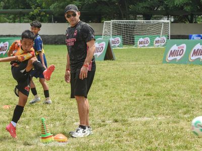 Antusiasme Bibit Muda Sepakbola RI Dilatih Cristian Gonzales