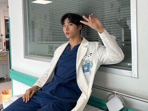 Main di 2 Drakor Sukses, Choo Young Woo: Hidupku Masih Sama Aja Main di 2 Drakor Sukses, Choo Young Woo: Hidupku Masih Sama Aja
