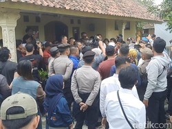 Alot dan Dramatisnya Eksekusi Rumah di Sukarame Tasikmalaya