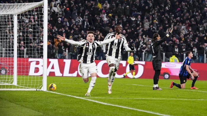 Juventus Francisco Conceicao celebrates after scoring the 1-0 goal for his team during the Italian Serie A soccer match between Juventus and Inter Milan at the Juventus Stadium in Turin, Italy, Sunday, Feb. 16, 2025. (Fabio Ferrari/LaPresse via AP)