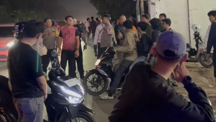 Keributan dua kalangan suporter di Bogor (dok. Istimewa) Keributan dua kalangan suporter di Bogor (dok. Istimewa)