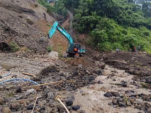 Tambang Pasir di Blitar Longsor Diduga Timbun 2 Warga