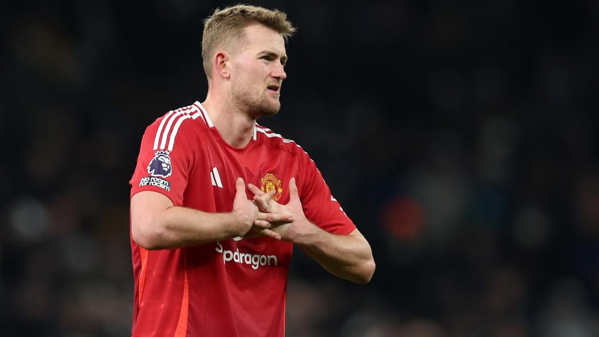 Matthijs De Ligt cedera punggung, Ruben Amorim hati-hati. (Foto: Catherine Ivill - AMA/Getty Images)