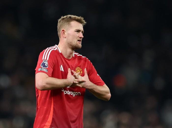 LONDON, ENGLAND - FEBRUARY 16: Matthijis de Ligt of Manchester United  during the Premier League match between Tottenham Hotspur FC and Manchester United FC at Tottenham Hotspur Stadium on February 16, 2025 in London, England. (Photo by Catherine Ivill - AMA/Getty Images)