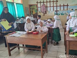MBG Sumenep Disetop, Ribuan Siswa Kembali Bawa Bekal-Sarapan di Rumah MBG Sumenep Disetop, Ribuan Siswa Kembali Bawa Bekal-Sarapan di Rumah