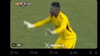 Onana akhirnya menjadi bahan rundungan lagi di media sosial. Banyak yang menyalahkan blundernya sehingga membuat Tottenham dapat gol. (Foto: X.com/BillyMeredithMU)