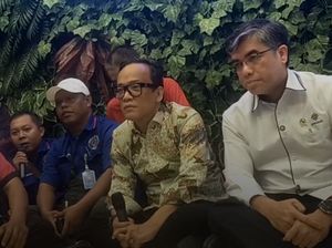 Video: Menaker-Wamenaker Duduk Bareng Driver Ojol, Dengar Curhatan Massa Video: Menaker-Wamenaker Duduk Bareng Driver Ojol, Dengar Curhatan Massa