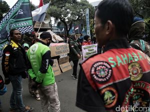 Minta Dapat THR, Driver Ojol Demo di Kemnaker