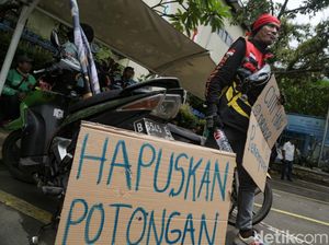 Video: Ojek Online Bakal Demo Besar Setelah Lebaran di Jakarta Video: Ojek Online Bakal Demo Besar Setelah Lebaran di Jakarta