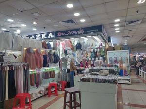 Ramai Turis Malaysia Belanja di Tanah Abang, Mereka Beli Apa Saja?