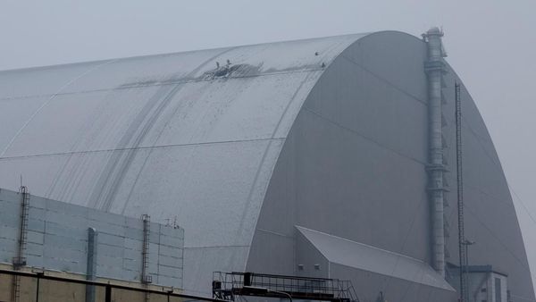 Penampakan Kubah Pelindung PLTN Chernobyl Rusak Dihantam Drone Rusia