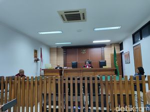 Hakim Tolak Praperadilan Status Tersangka Pemilik Apotek Buat Obat Setelan Hakim Tolak Praperadilan Status Tersangka Pemilik Apotek Buat Obat Setelan